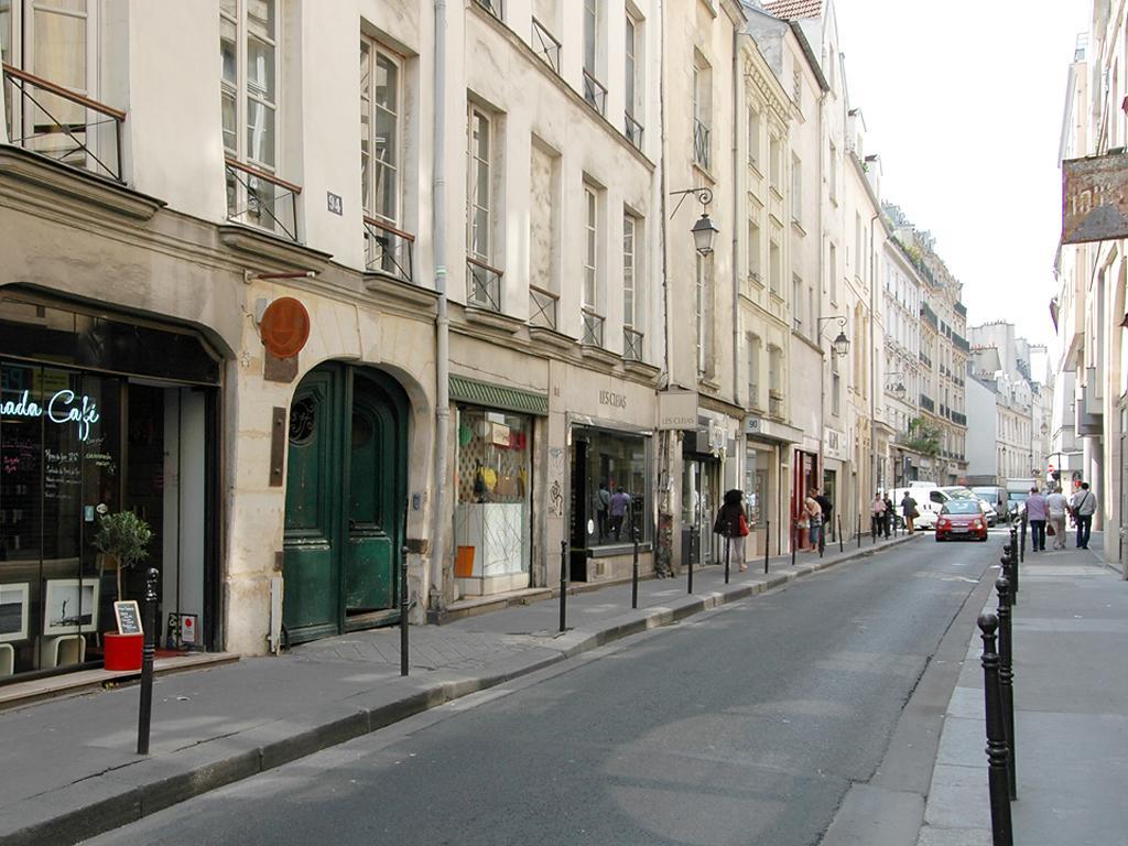 Transparent Marais Paris Bilik gambar